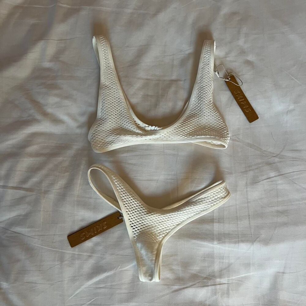 SKIMS Perforated Seamless Bralette & Thong Set | XXS | NWT